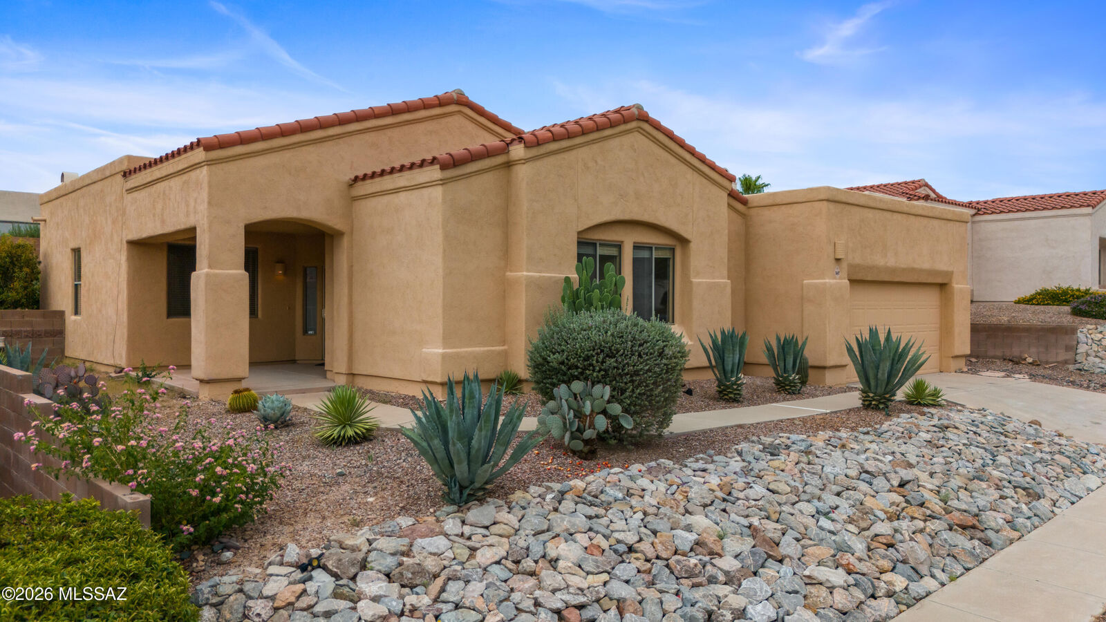Property Photo:  11697 N Quandry Drive  AZ 85737 