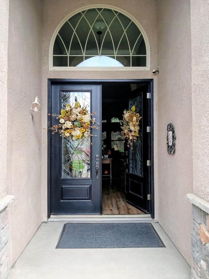 Property Photo: 2522 La Paloma Drive CA 93274