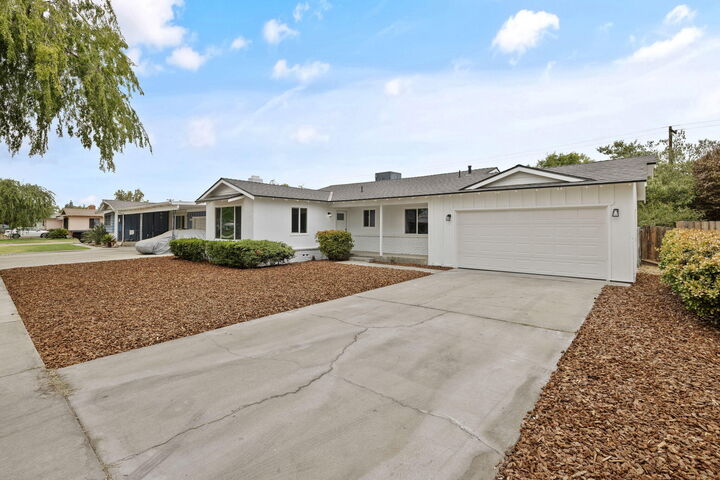 Property Photo:  1625 S Sierra Vista Avenue  CA 93702 