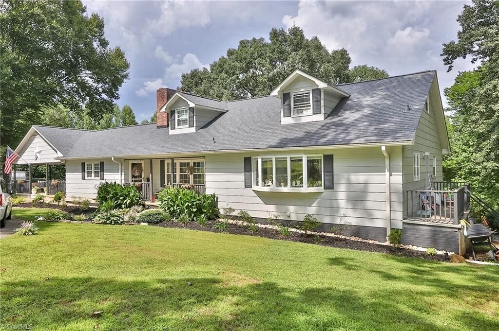 Property Photo:  1725 Fred Hinshaw Road  NC 27055 
