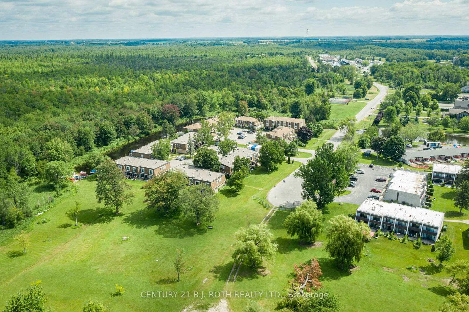 Property Photo:  2 Paradise Boulevard Unit 19  ON L0K 1B0 