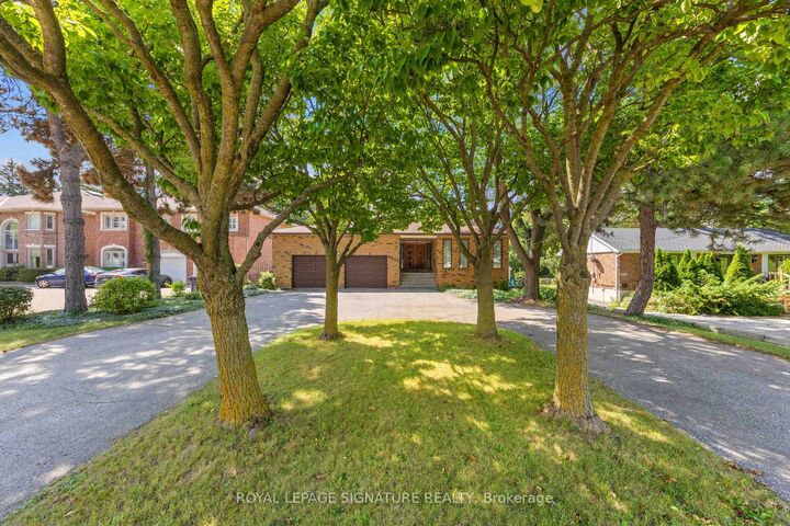 Property Photo: 2600 Kennedy Road ON M1T 3H1