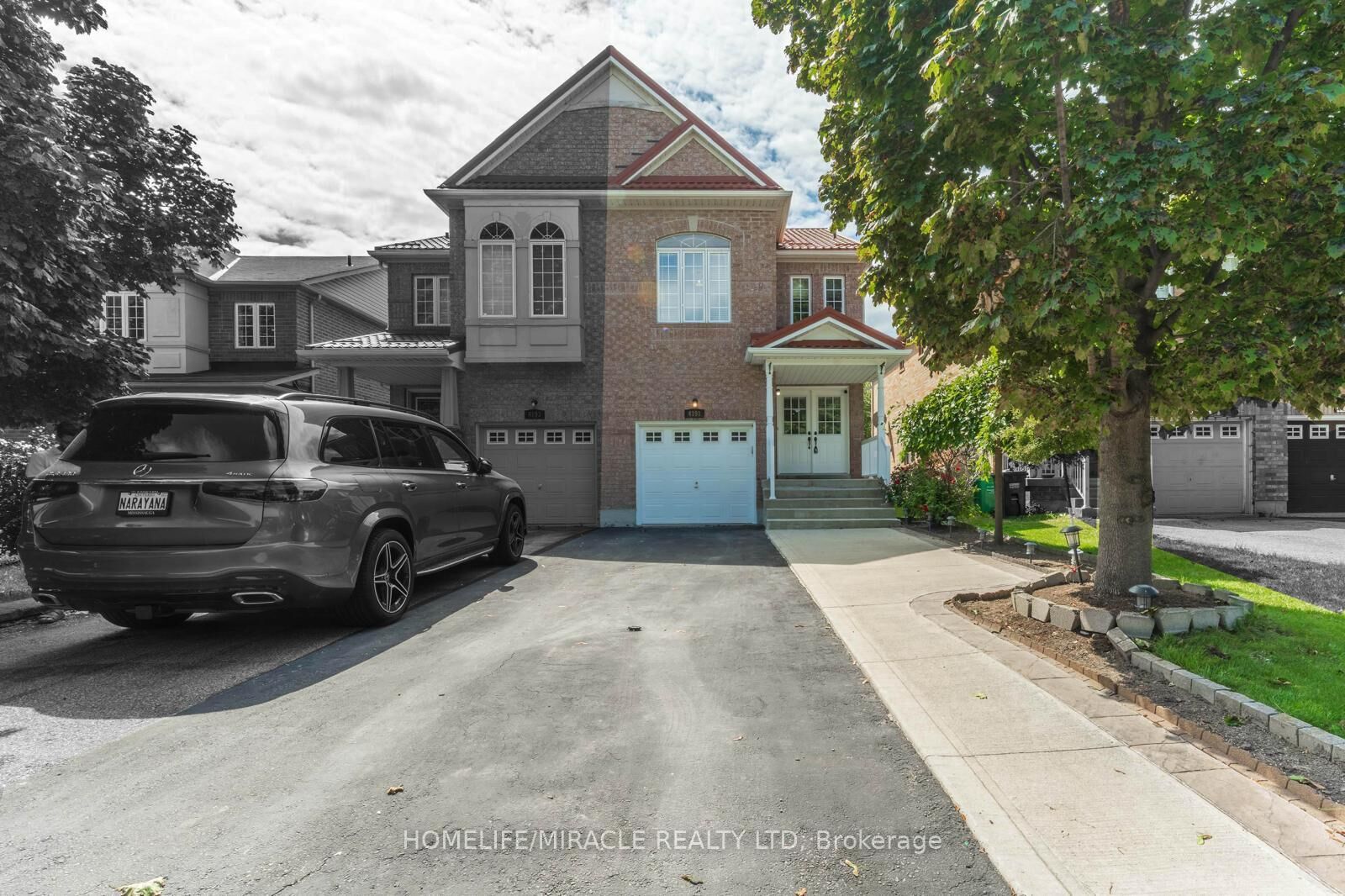 Property Photo:  4191 Goldenrod Crescent  ON L5V 3C2 