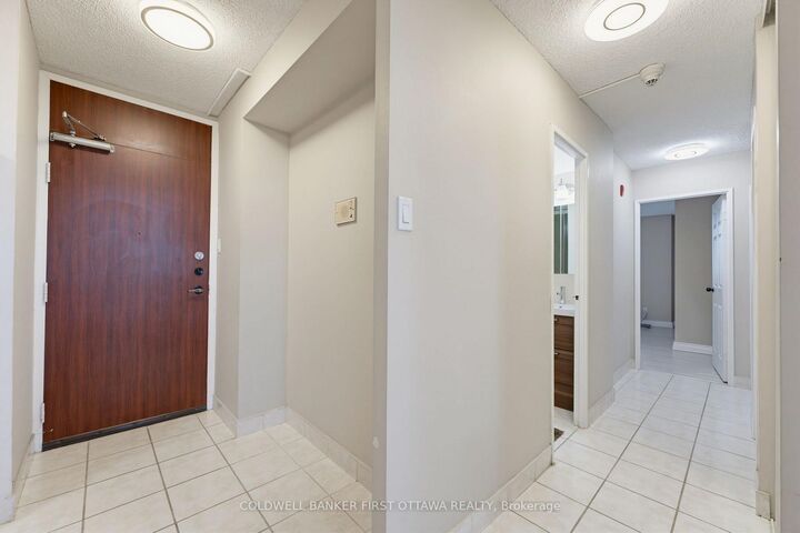 Property Photo: 2000 Jasmine Crescent 803 ON K1J 8K4