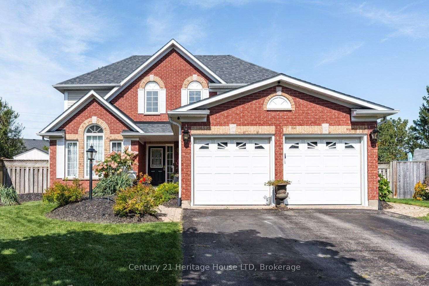 Photo de la propriété: 52 Farris Avenue ON L2S 3W6