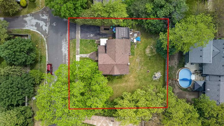 Property Photo: 179 Lighthouse Street W ON N7A 2J8
