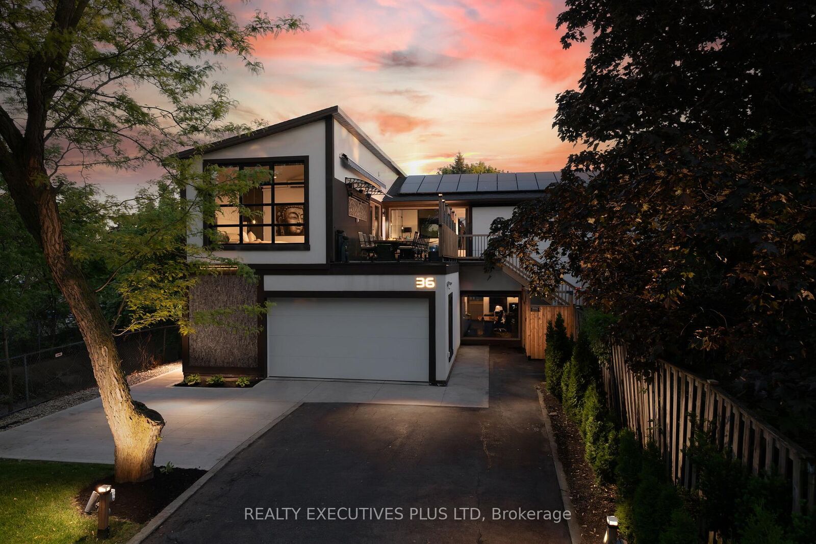 Property Photo:  36 Lakeview Drive  ON L8E 4X2 