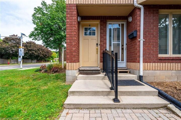 Property Photo:  266 Limeridge Road E 1  ON L9A 2S7 