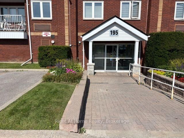 Property Photo:  195 Lake Driveway N/A W 310  ON L1S 7H7 