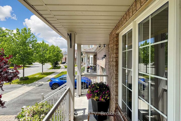 Property Photo: 72 Stotts Crescent ON L6E 1T2