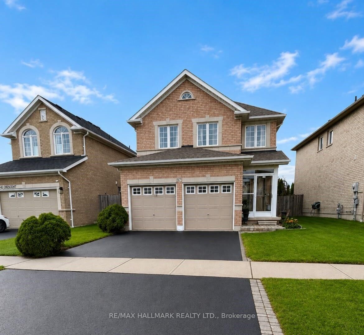 Property Photo:  57 Treen Crescent  ON L1R 3C8 