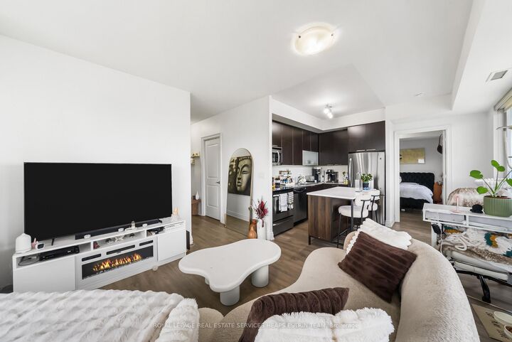 Property Photo: 16 Brookers Lane 3301 ON M8V 0A5