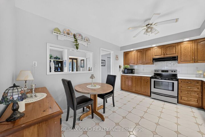 Property Photo: 25 Drayton Crescent ON L6T 3G6