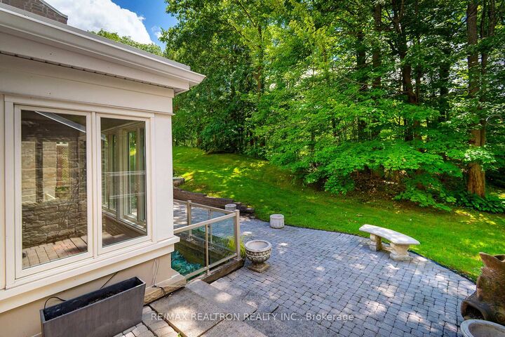 462 Beacon Hall Drive — photo 1