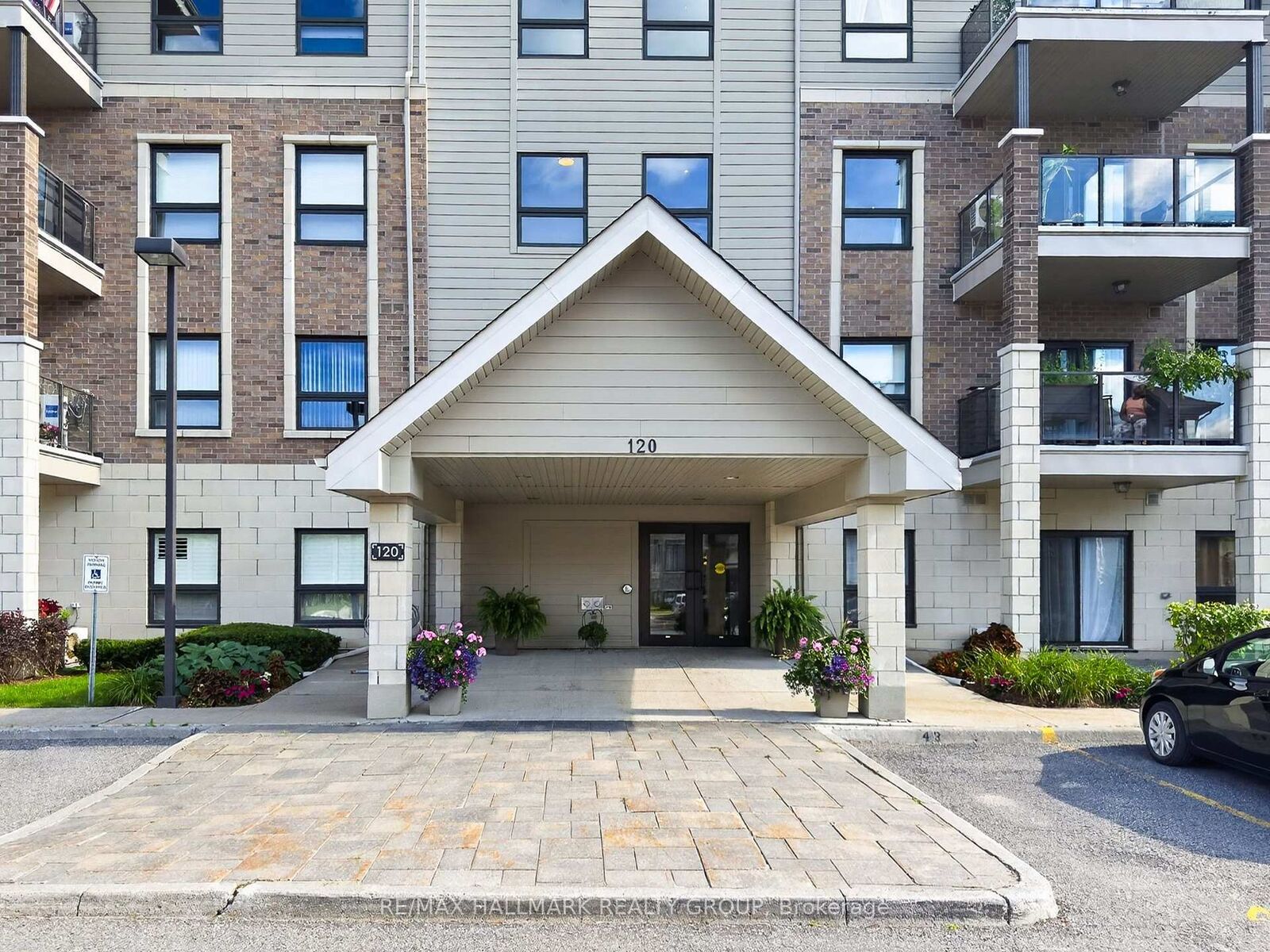 Property Photo: 120 Prestige Circle 206 ON K4A 1B4