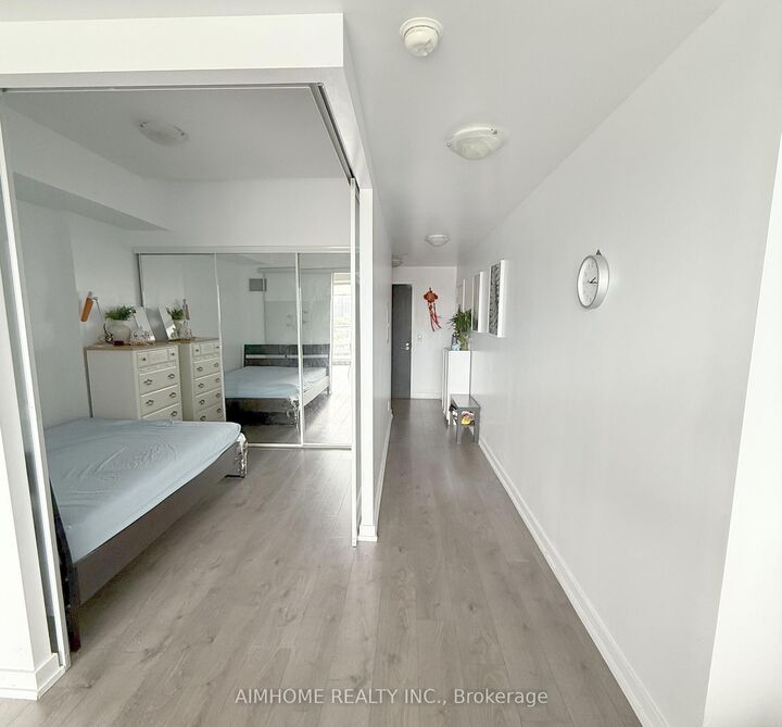 Property Photo:  297 College Street 709  ON M5T 0C2 
