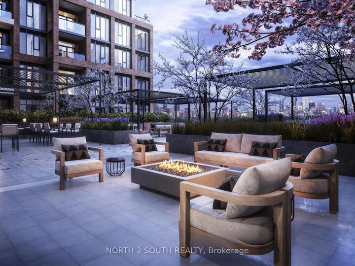 Property Photo: 858 Dupont Street 529 ON M6G 0C1