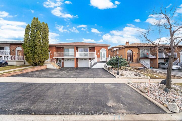 Property Photo: 3938 Midhurst Lane ON L4Z 1C7