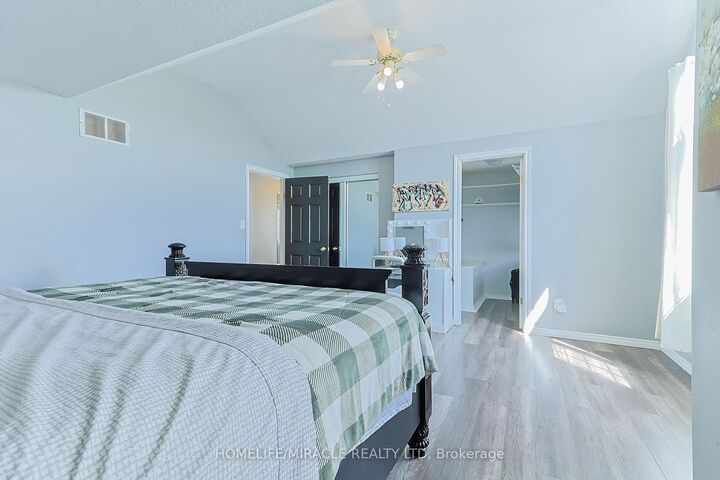 Property Photo: 46 Heatherwood Place ON N2N 3P4