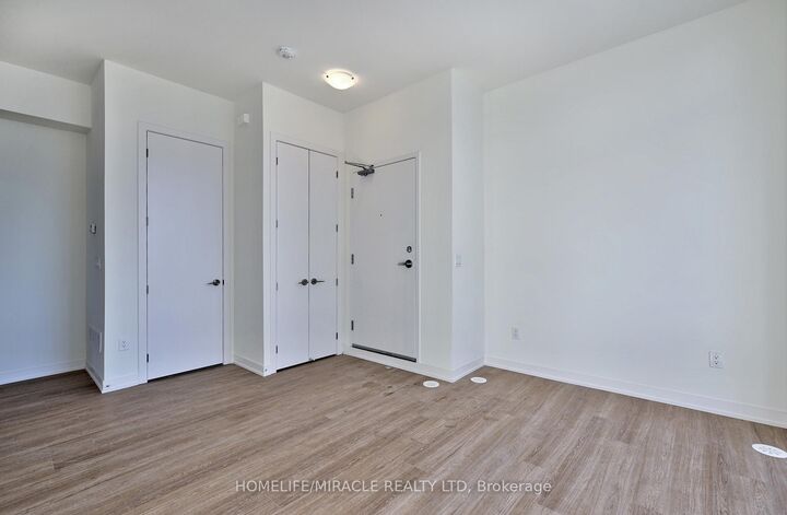 Property Photo:  8 David Eyer Road 1221  ON L4S 0N5 