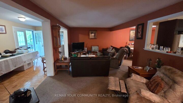 Property Photo: 1031 Metro Road ON L4P 3E9