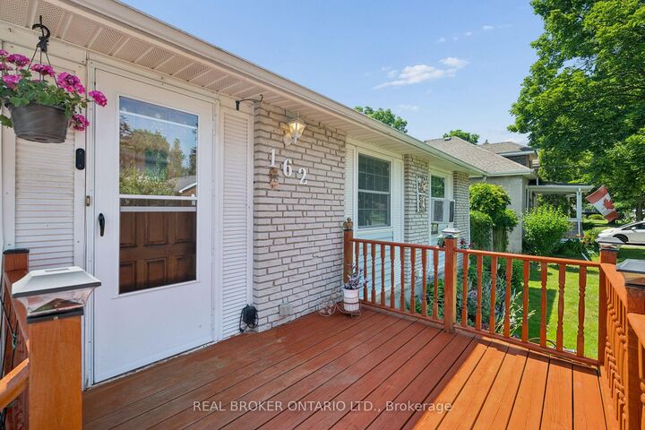 Property Photo:  162 Tiffany Street  ON N3H 4G6 