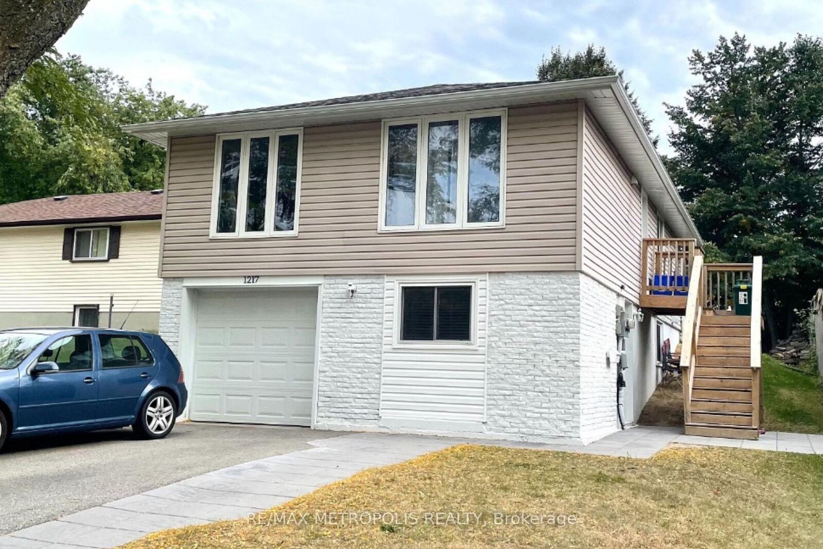 Property Photo:  1217 Norman Court Lower  ON L1H 7X2 