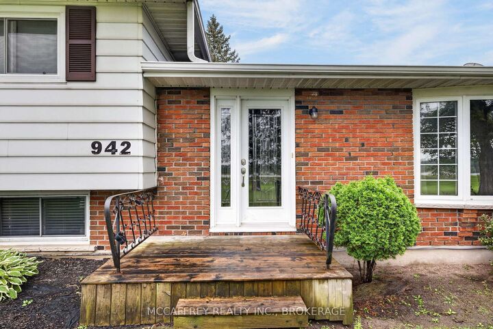 Property Photo:  942 County Rd 1 N/A E  ON K7R 3L2 