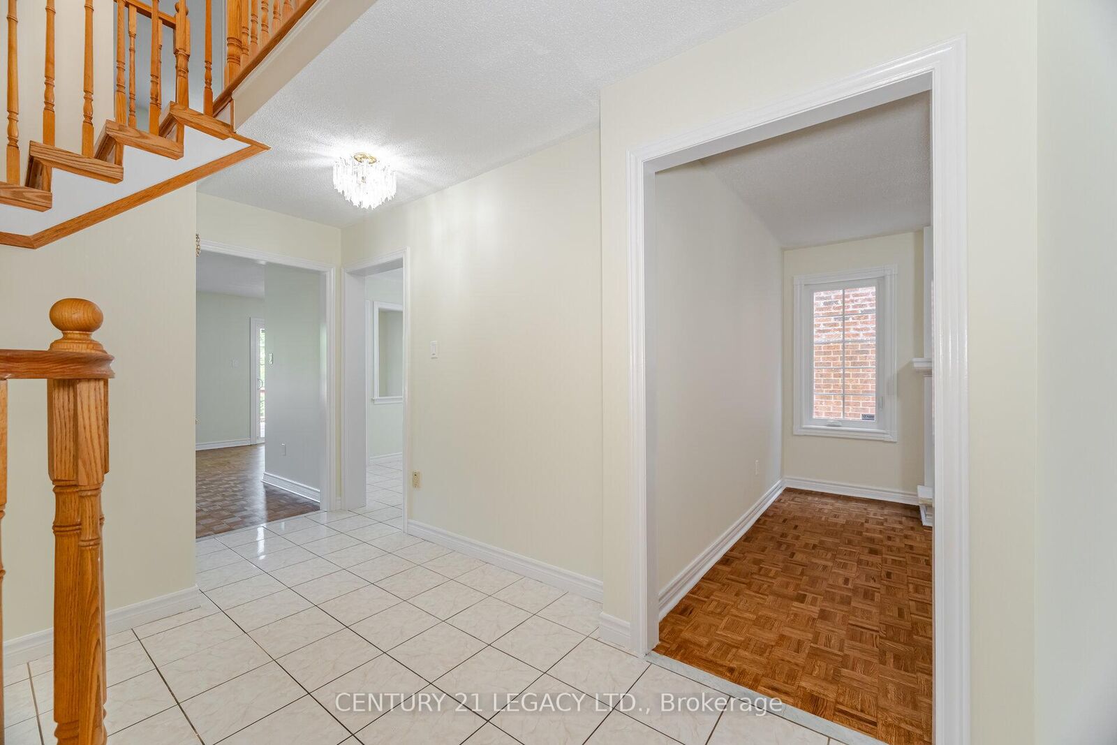 Property Photo: 3182 Bracknell Crescent ON L5N 4W4