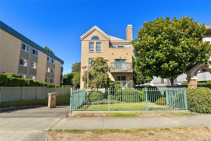 Property Photo:  1037 Richardson St #204  BC V8V 3C6 