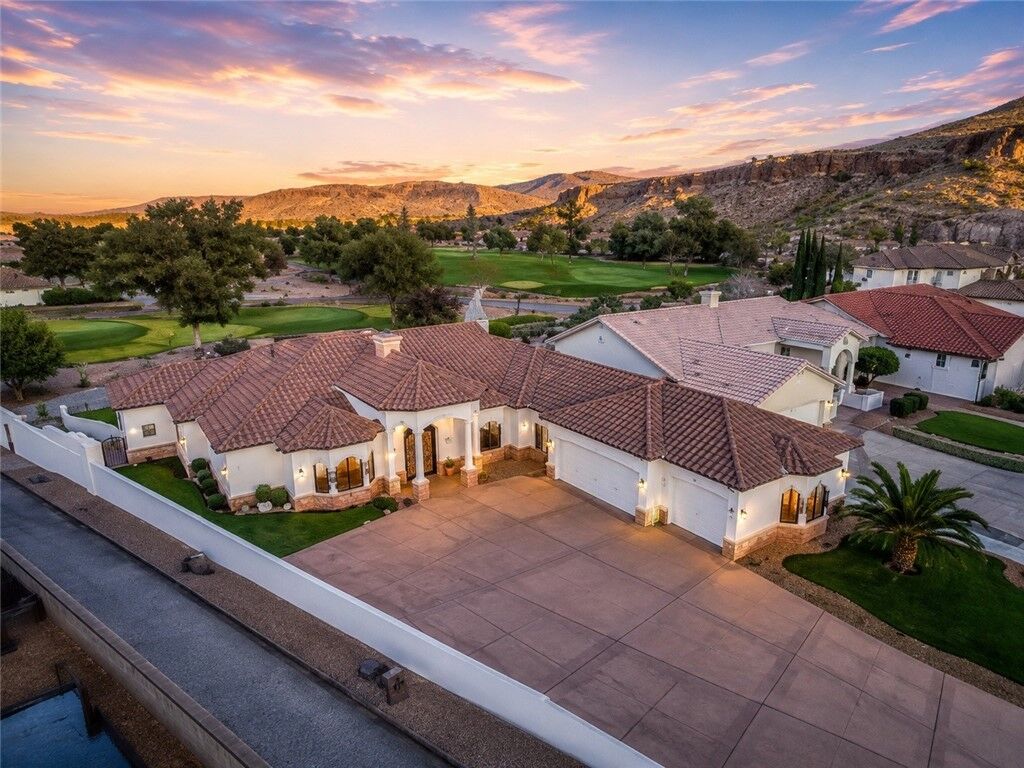 Property Photo:  625 Country Club Drive  AZ 86401 