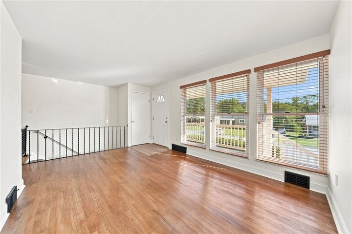 Property Photo:  556 Anderson Ave  PA 15239 