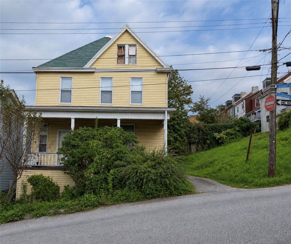 Property Photo:  5 Cuthbert Street  PA 15211 