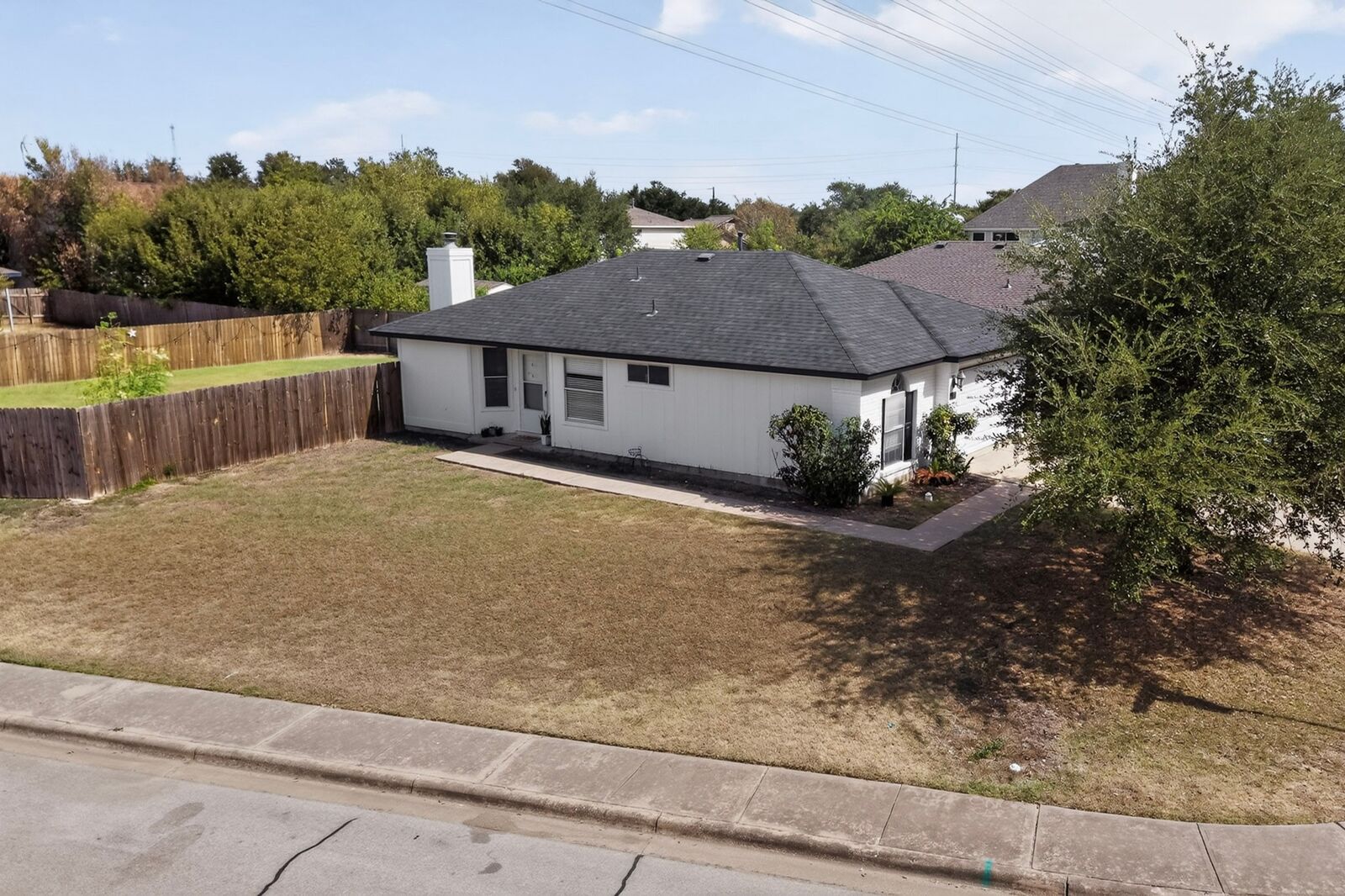 Property Photo: 1601 Rusty Nail Loop TX 78681