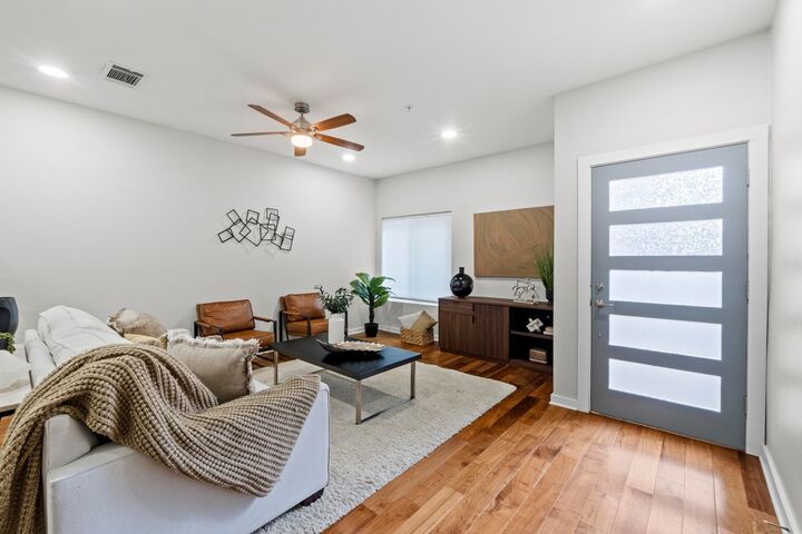 Property Photo:  503 Swanee Drive 19  TX 78752 
