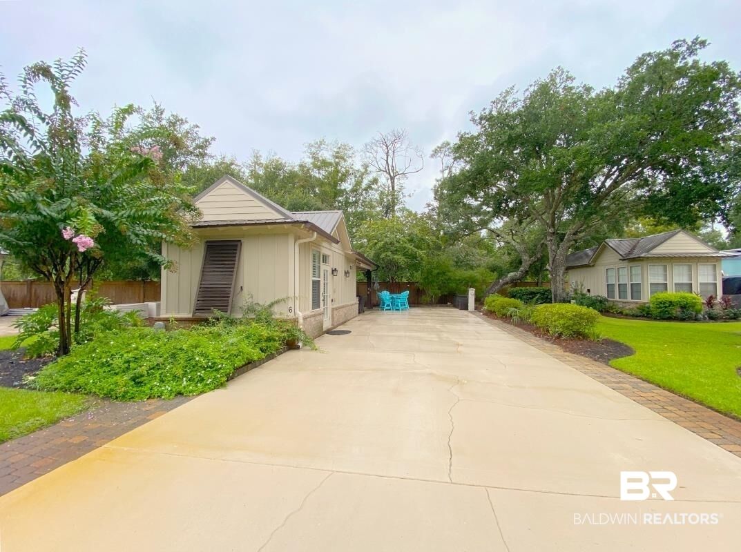 Property Photo: 28888 Canal Road 6 AL 36561