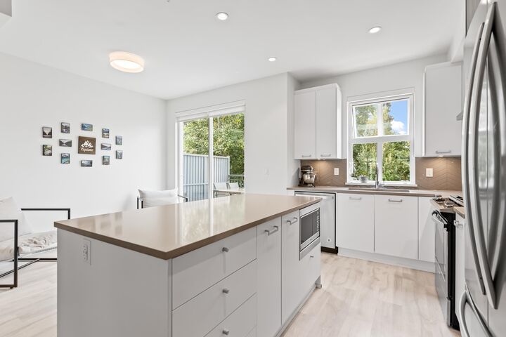 Property Photo:  24076 112 Avenue 74  BC V2W 0K2 
