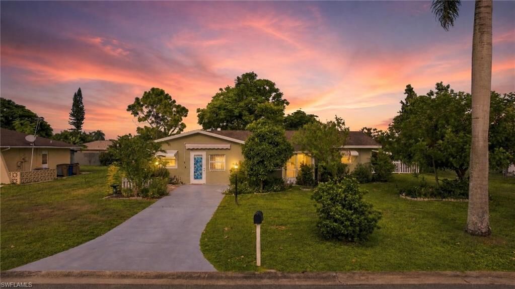 Property Photo:  108 Contee Dr  FL 33936 
