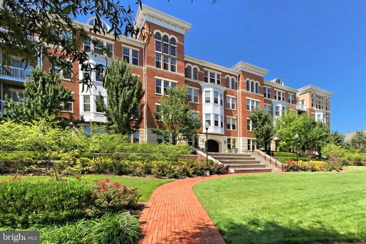 Property Photo:  400 Cameron Station Boulevard 305  VA 22304 