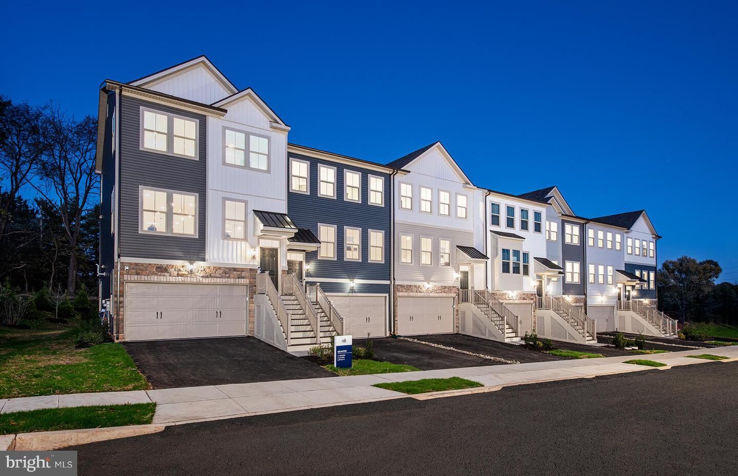 Property Photo: 100 Beacon Court PA 19468