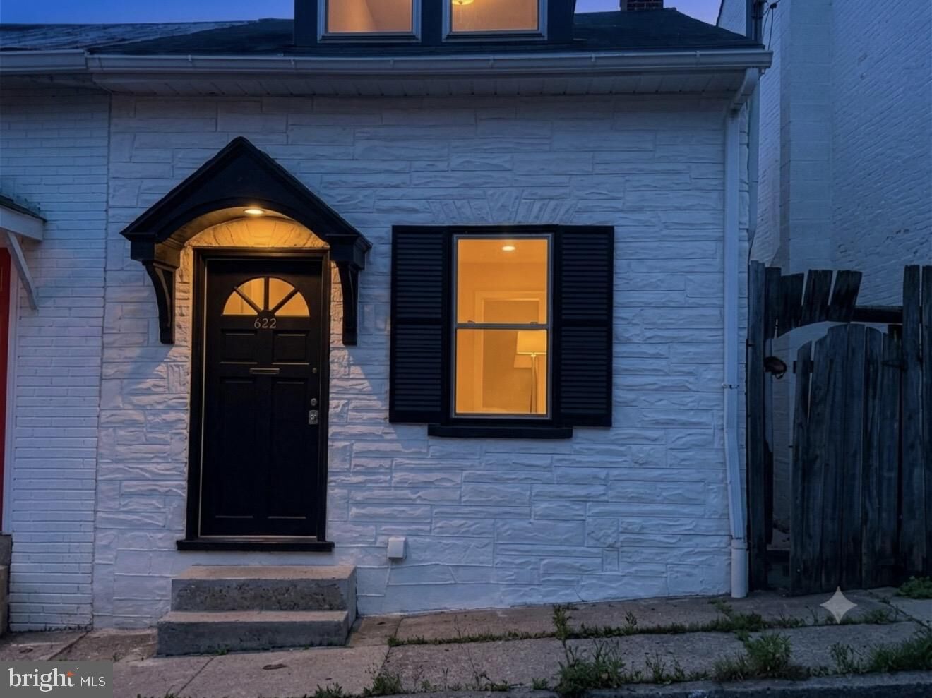Property Photo:  622 Poplar Street  PA 17603 