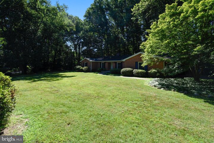 Property Photo: 2025 Post Road VA 22181