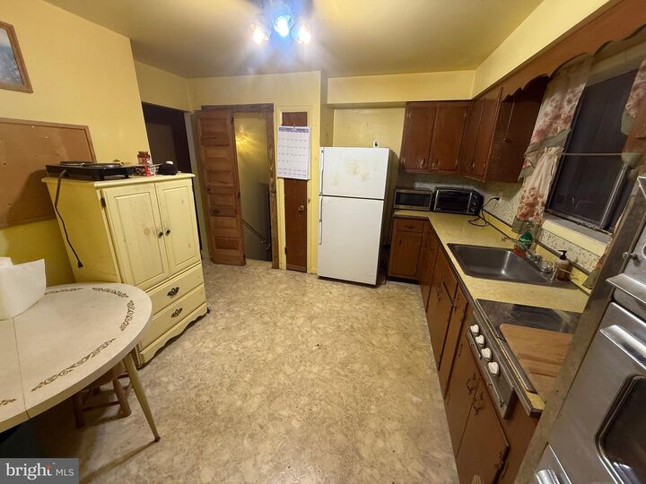Property Photo: 2072 Hansell Drive PA 19020