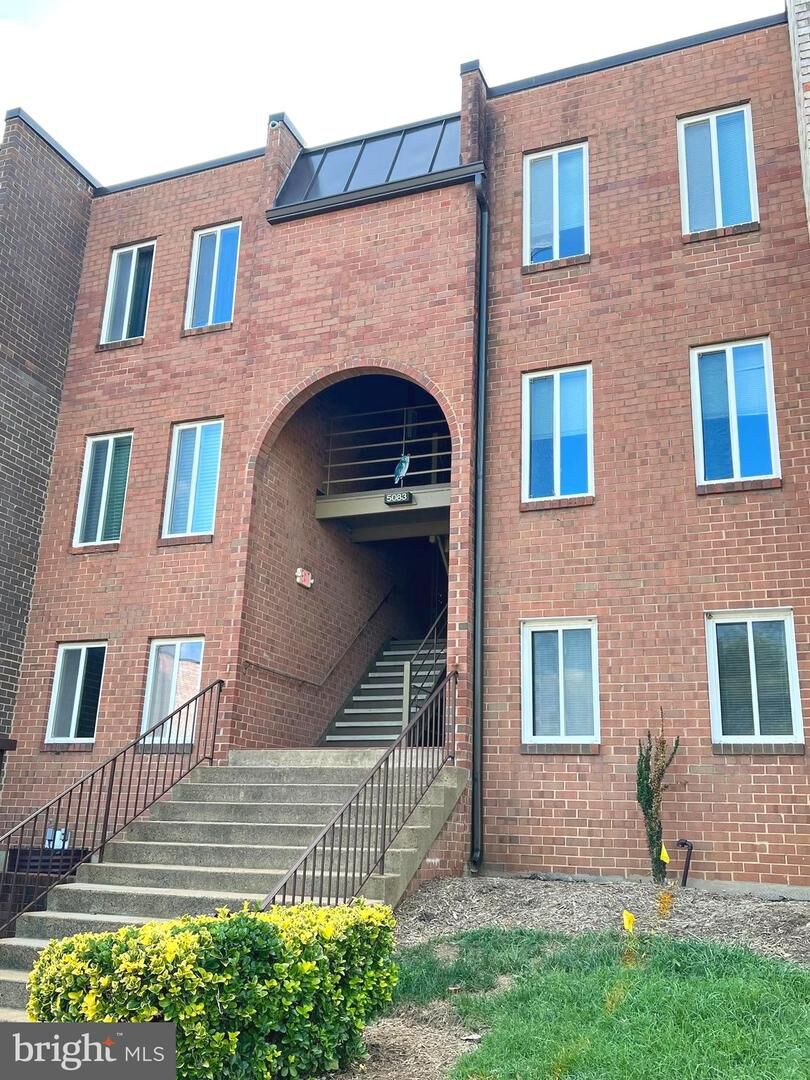 Property Photo: 5083 7th Road S T2 VA 22204