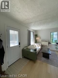 Property Photo:  16 Queen Street North 1  ON N0G 1Z0 