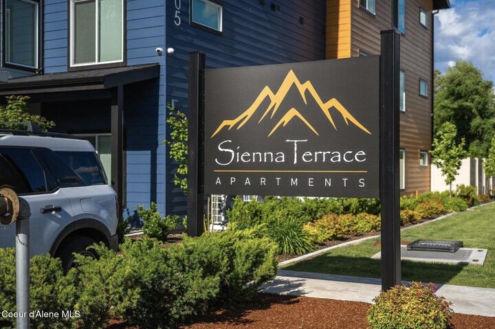 Property Photo:  505 E Hawthorne Rd  WA 99217 