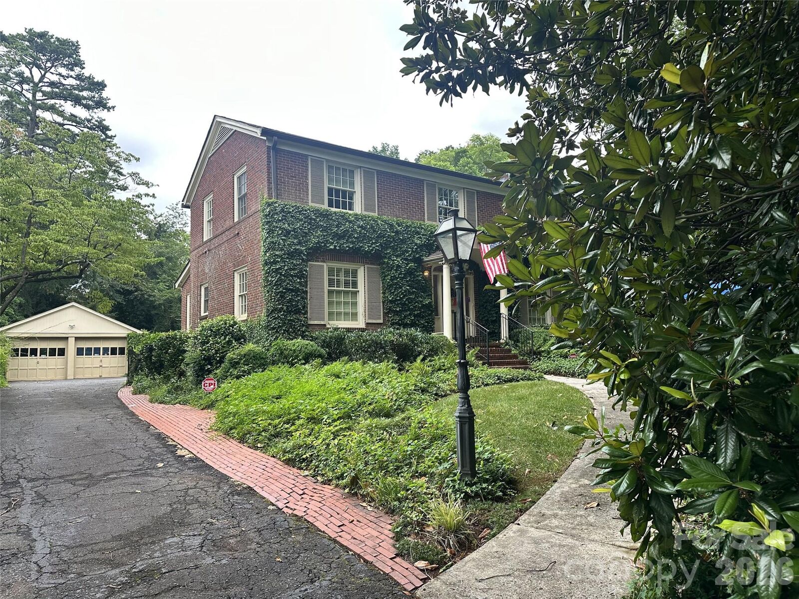 Property Photo: 2001 Radcliffe Avenue NC 28207