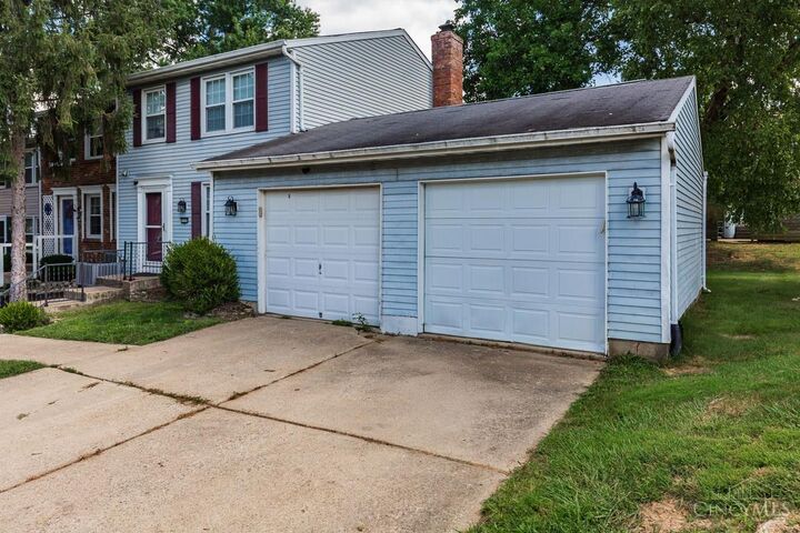 Property Photo:  4588 Middlecourt Drive  OH 45103 