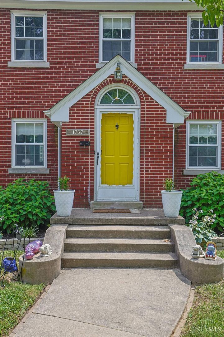 Property Photo:  1737 Madison Avenue  OH 45231 