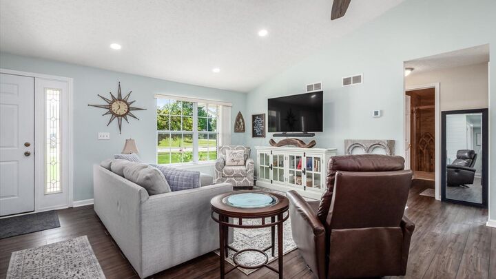 Property Photo: 1298 Bluejack Lane OH 43056